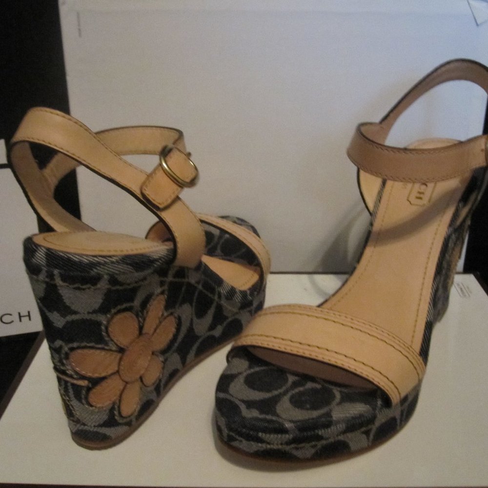 Coach Kori Wedge Signature Sandal 8.5